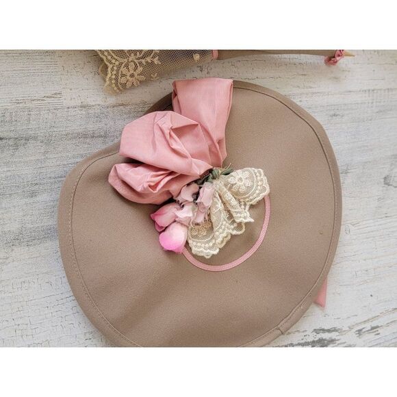 Franklin heirloom day at the race Gabriella porcelain doll collectible - Picture 14 of 16